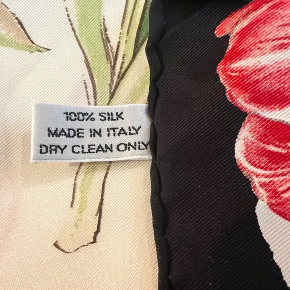 Tiffany & Co Beautiful Silk in Floral Design - Picture 8 of 9